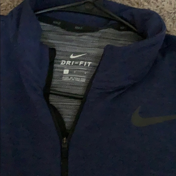 Nike Dri Fit Pullover! - Picture 2 of 3